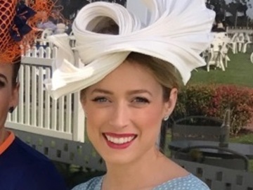For Rent: Cream pleated straw headpiece