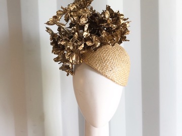 For Sale: Gold and straw fascinator 